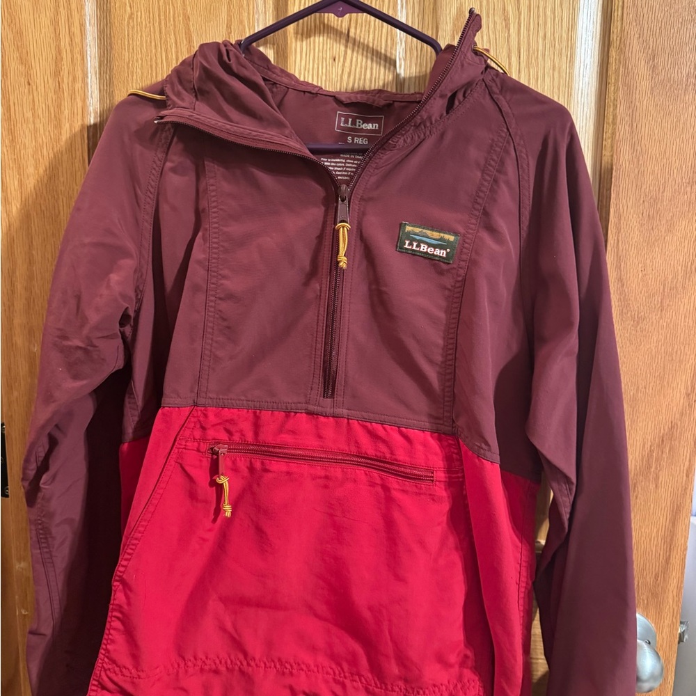LL Bean colorblock classic anorak - crimson/red
